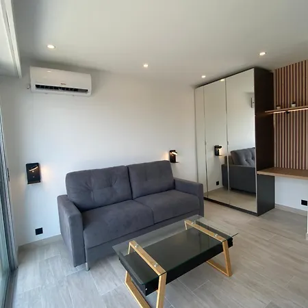 Apartment Horizon - Sea View - Pool- Air Conditioner - Kitchen - Wifi -tv Train - Bus -