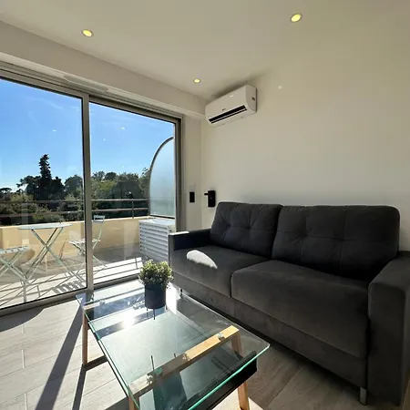 Horizon - Sea View - Pool- Air Conditioner - Kitchen - Wifi -tv Train - Bus - Lägenhet *