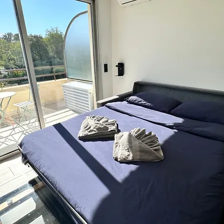 Horizon - Sea View - Pool- Air Conditioner - Kitchen - Wifi -tv Train - Bus - Apartment *