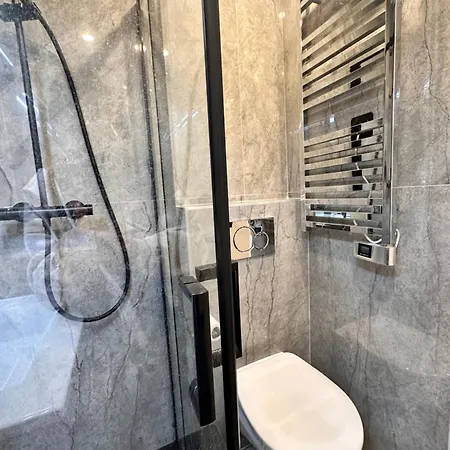 Horizon - Sea View - Pool- Air Conditioner - Kitchen - Wifi -tv Train - Bus - Apartamento